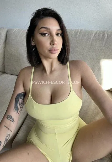 Ipswich escorts Paris — 1