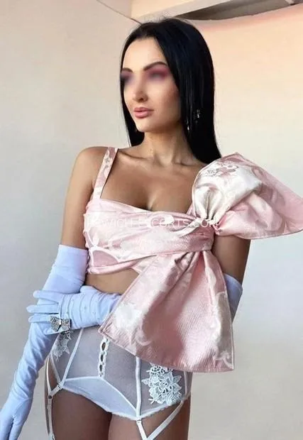 Ipswich escorts Emelie — 2
