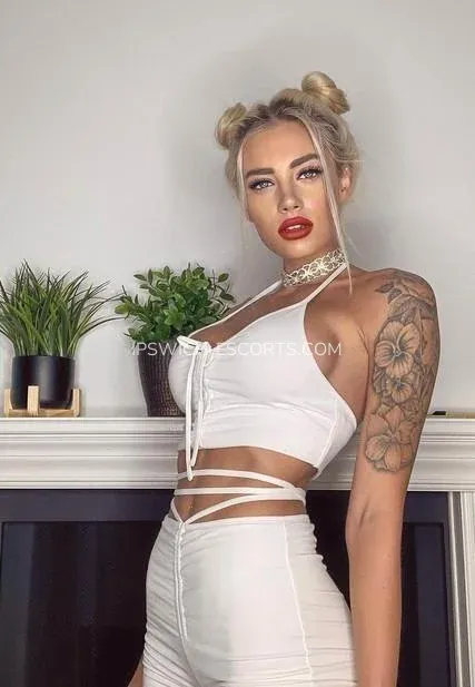 Ipswich escorts Amelia — 4
