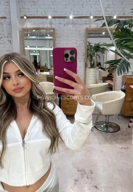 Ipswich escorts Lily — 9