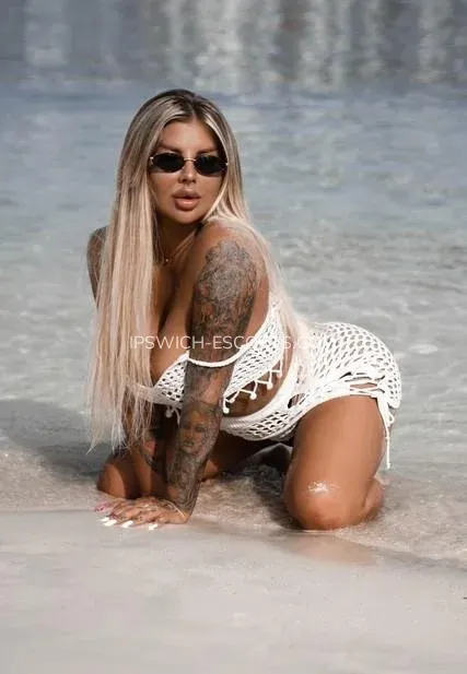 Ipswich escorts Camila — 4