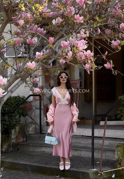 Ipswich escorts Emelie — 1