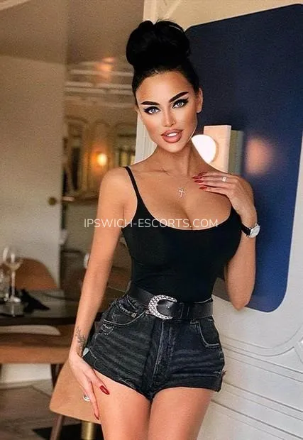 Ipswich escorts pia