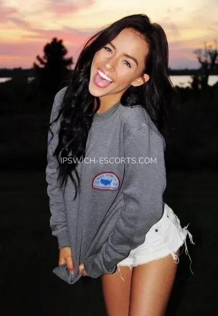 Ipswich escorts Paris — 3
