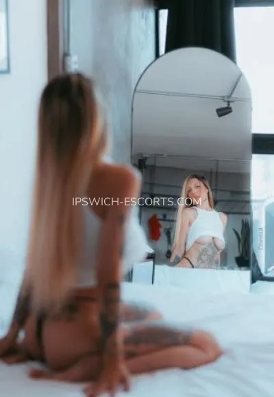 Ipswich escorts Carly — 2