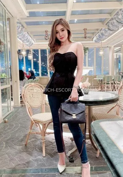 Ipswich escorts Emelie — 4