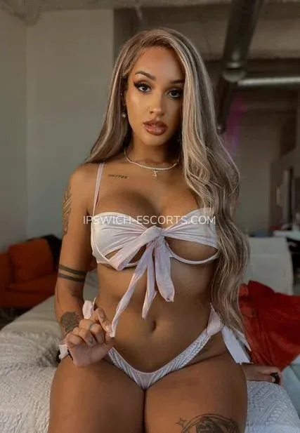 Ipswich escorts Dakota — 1
