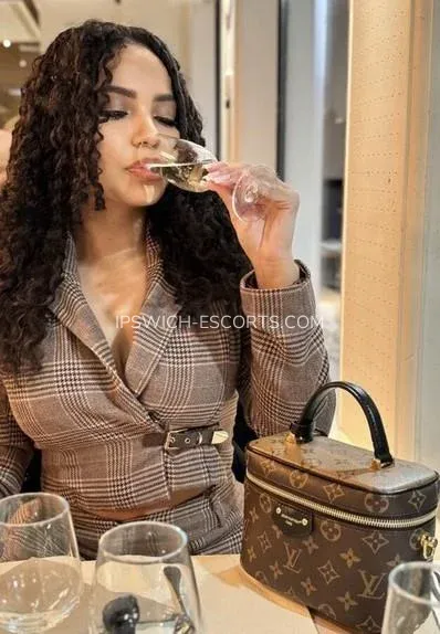 Ipswich escorts Courtney — 3