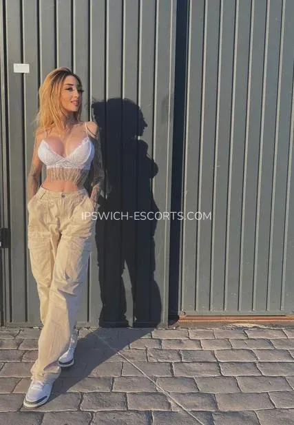 Ipswich escorts Leslie — 1