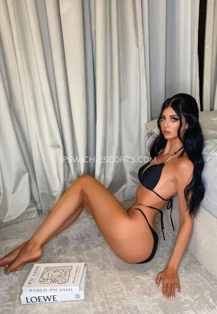 Ipswich escorts Emilia — 3